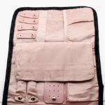 Cartera de Plástico Rosa y Negro con Broche G. - Imagen 3