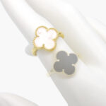 Anillo Flor Esmalte Chapa de Oro 1135