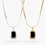 Collar Esmalte Negro Acero Inoxidable 576 - Oro